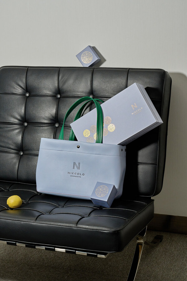 “摩登堇月”月饼礼盒2