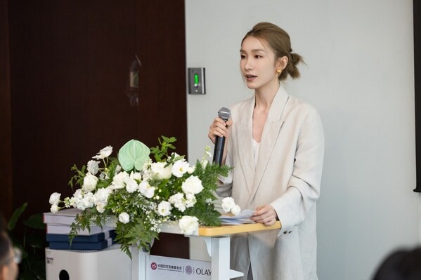 美妆护肤头部博主冯雪儿