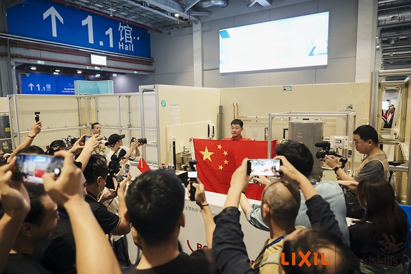 来自中国的选手张晓锐获得本届"管道与制暖"项目竞赛铜牌